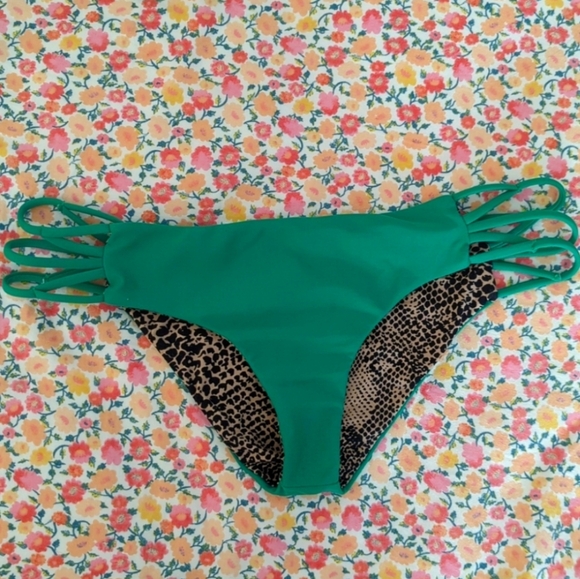 Acacia Swimwear Bikini set - Picture 8 of 8